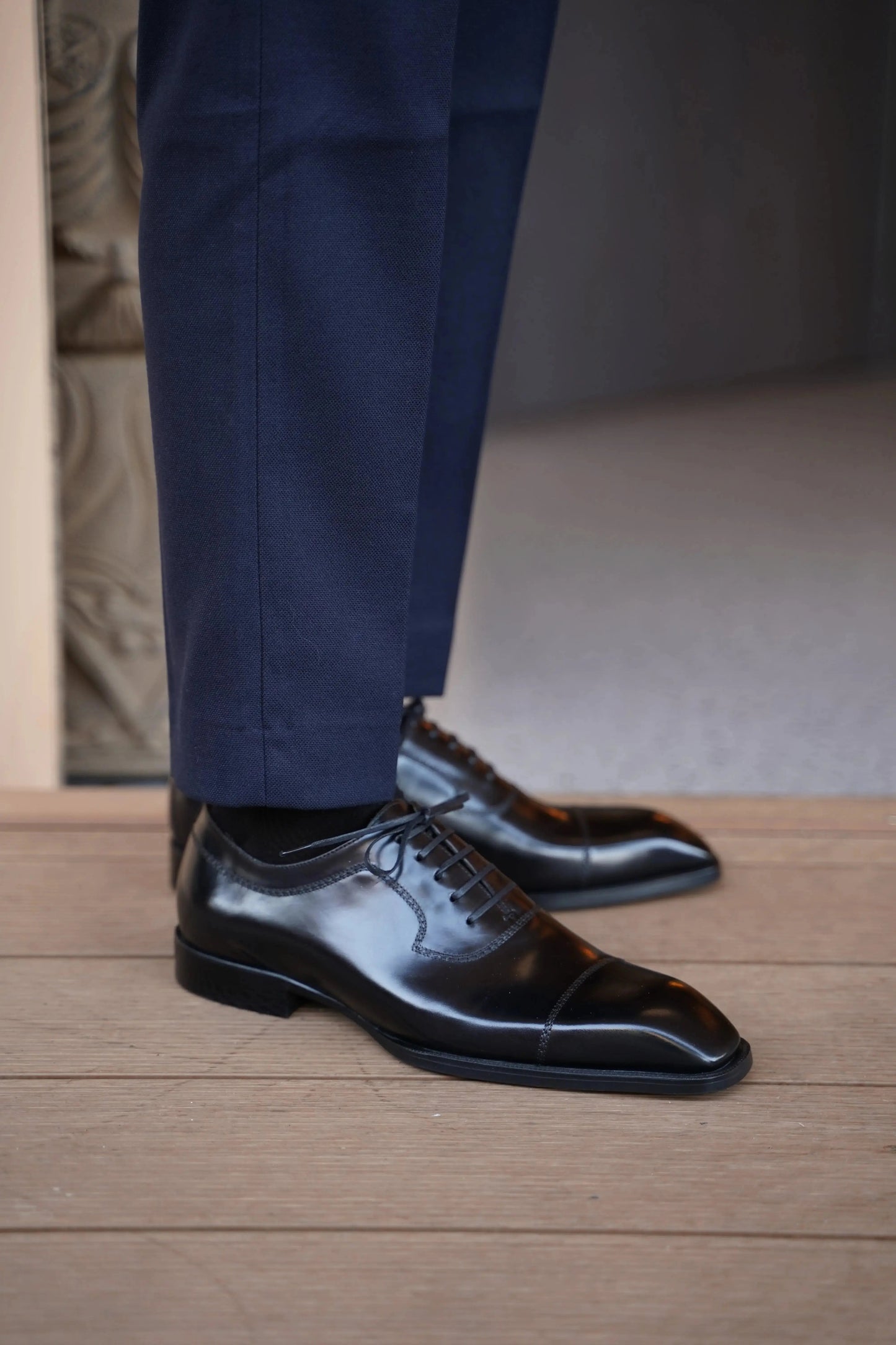 | Split Toe Apron Oxford Dress Shoes